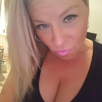 geil sexcontact met Blondvamp